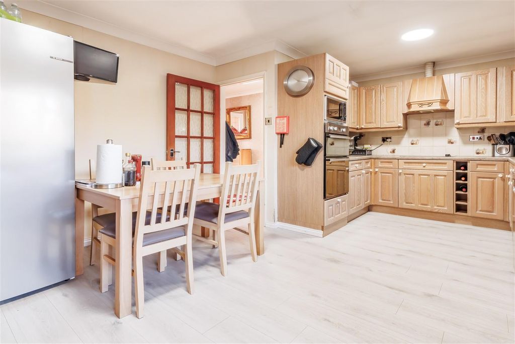 Property photo 2 of 42 Raven Brook (7).Jpg