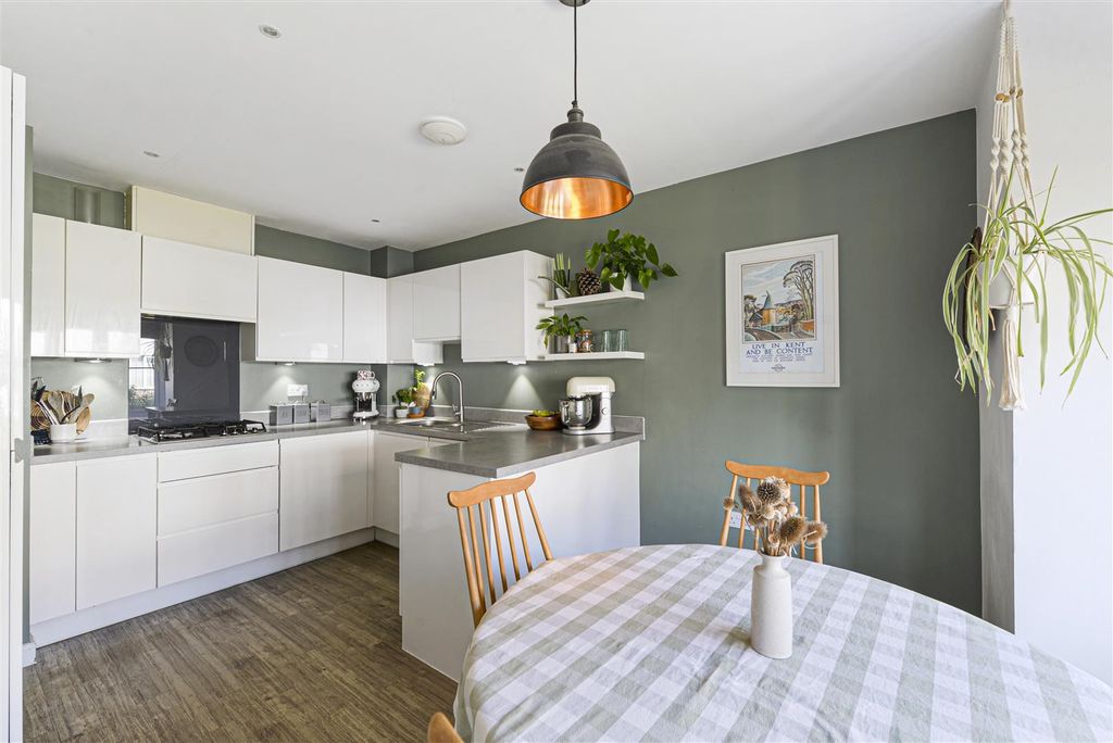 Property photo 3 of 20 2Glenton03.Jpg