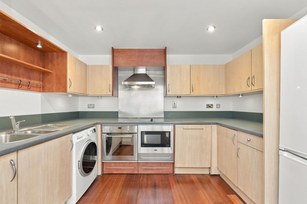 Property photo 3 of 17 Picture No. 05