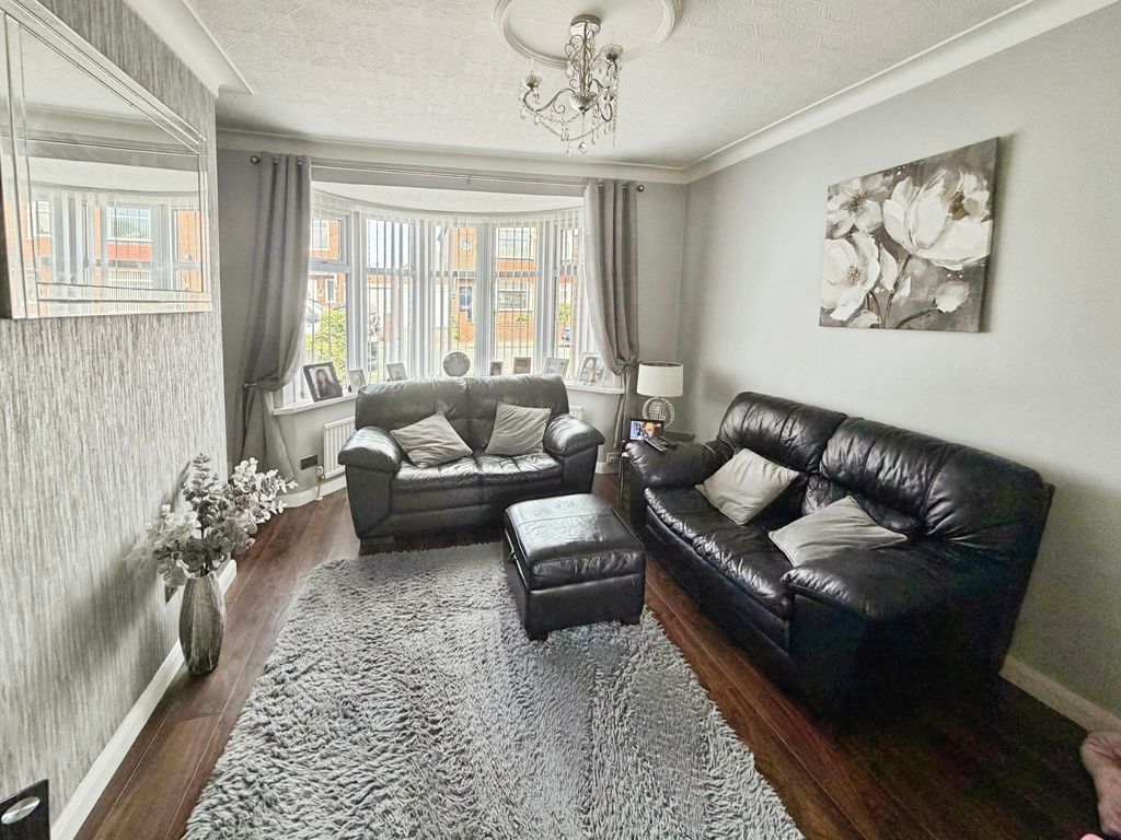 Property photo 2 of 11 Photo 7