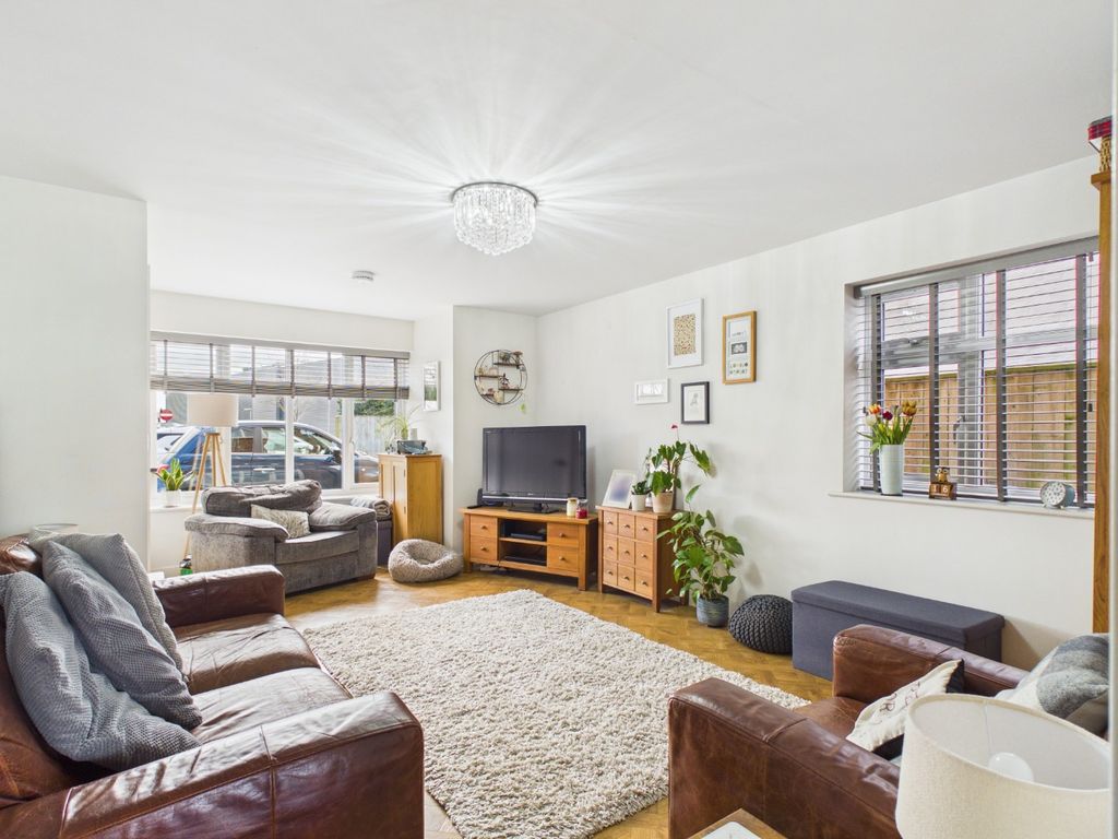 Property photo 3 of 20 4843037