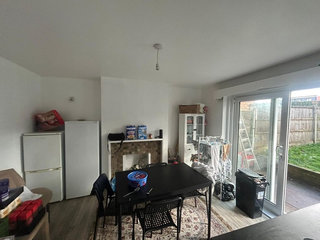 Property photo 3 of 7 Image