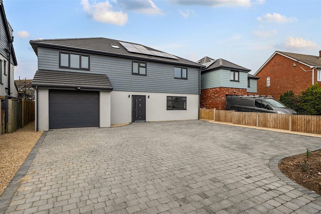 Property photo 1 of 32 Front/Driveway