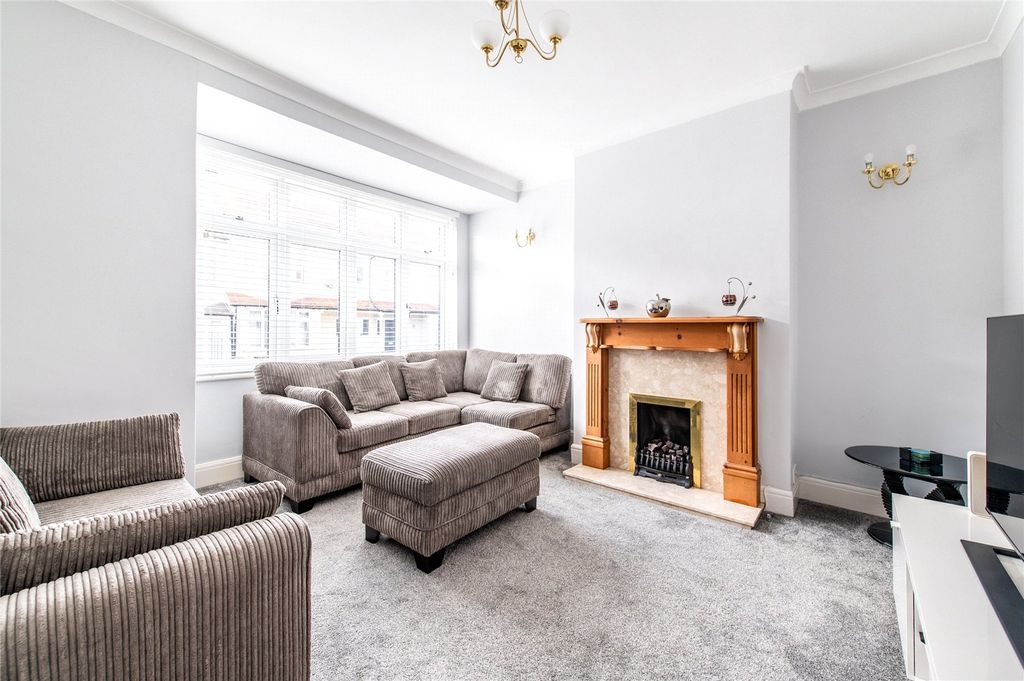 Property photo 2 of 25 Picture No. 23