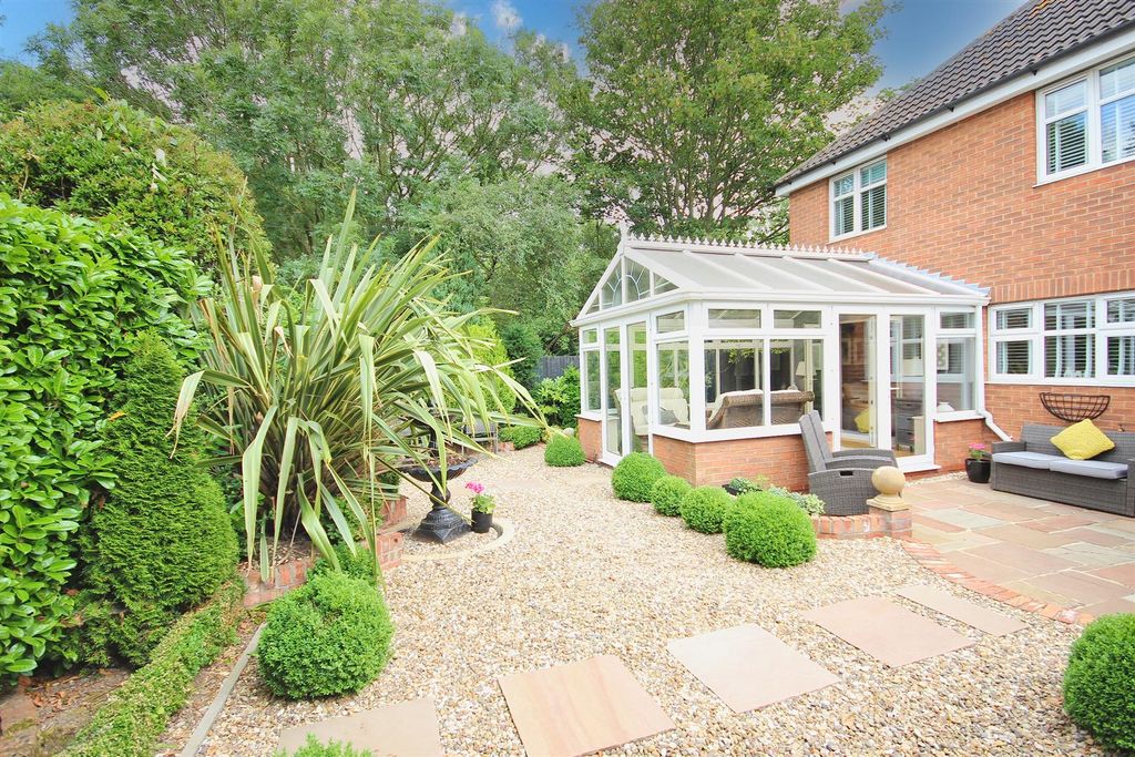 Property photo 3 of 34 Outside