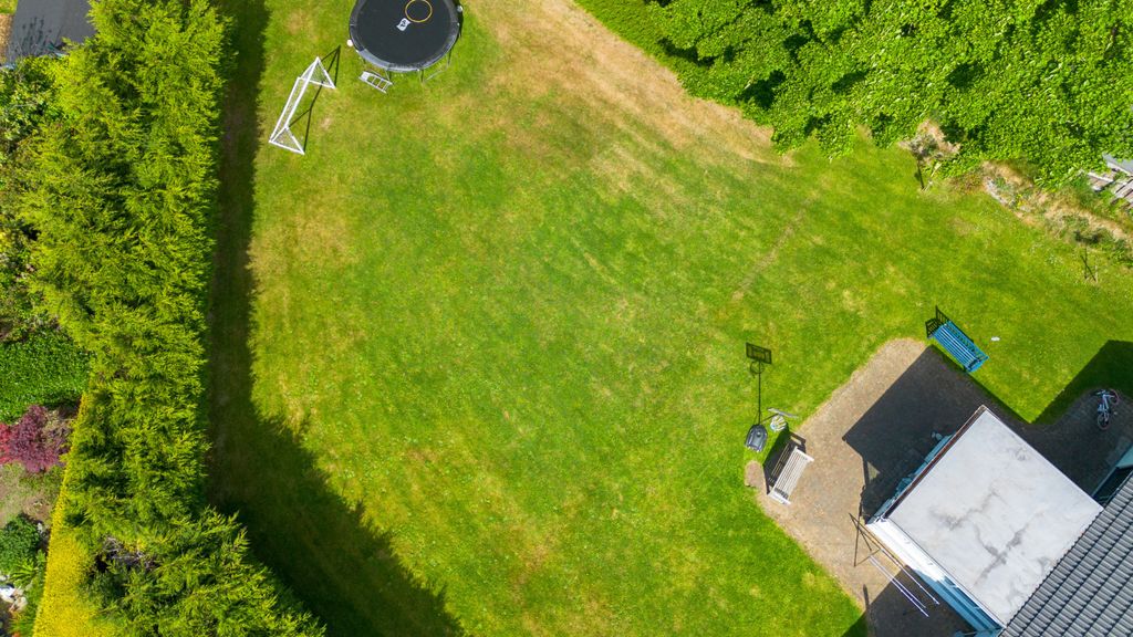 Property photo 2 of 26