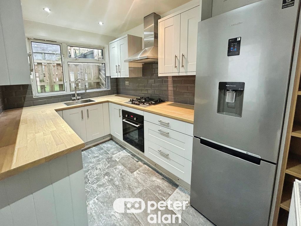 Property photo 2 of 17 Image