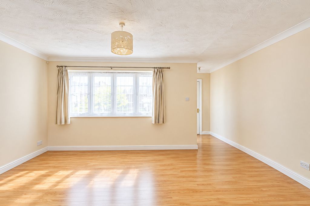 Property photo 2 of 6 Unfurnished_Living_Room