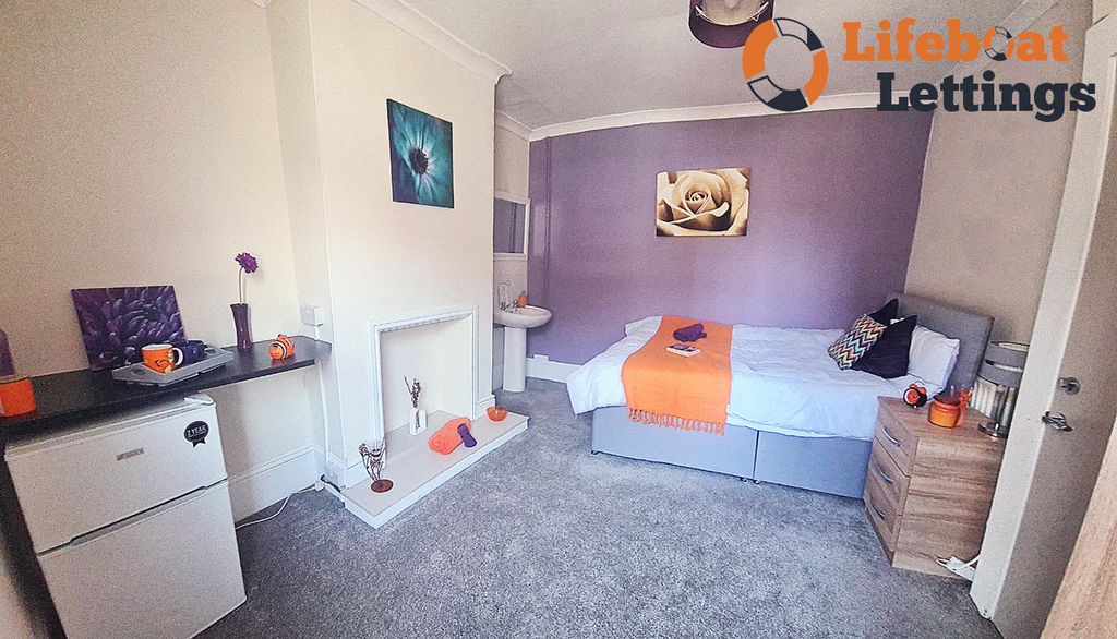 Property photo 1 of 7 Bedroom 1A