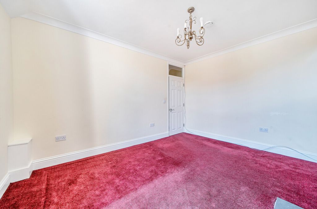 Property photo 3 of 13 Picture No. 02