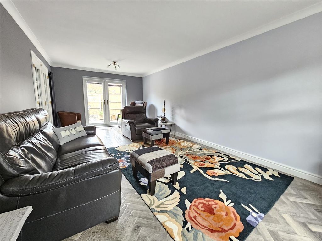 Property photo 3 of 24