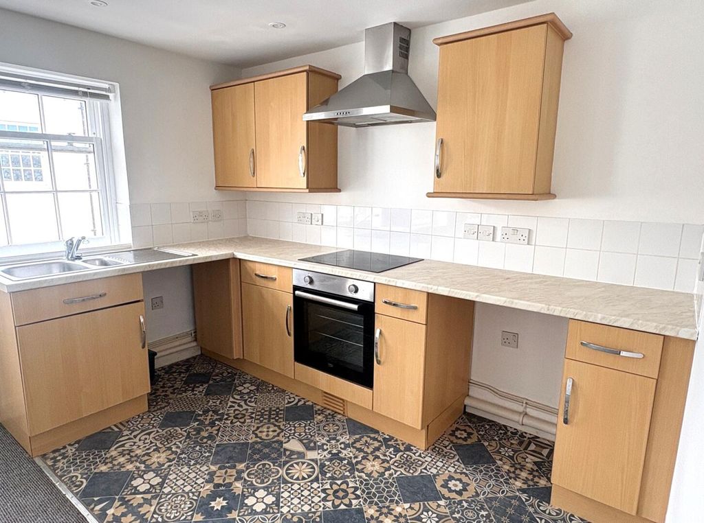 Property photo 2 of 6 Kitchen