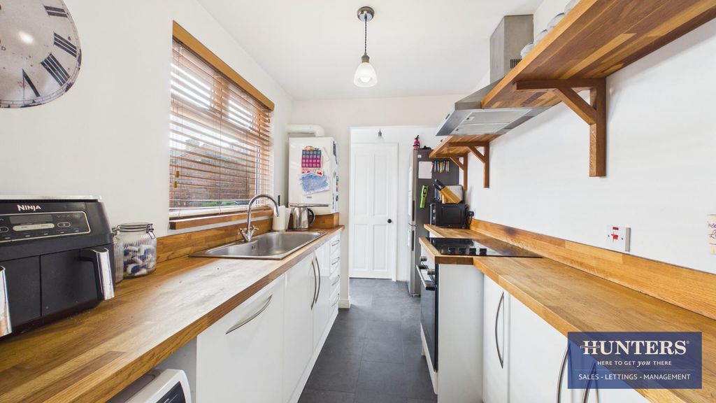 Property photo 3 of 15 Kitchen