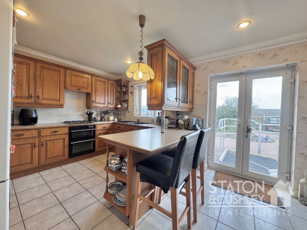 Property photo 3 of 27