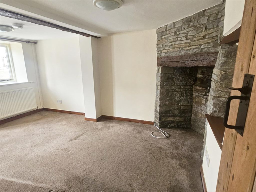 Property photo 3 of 14 Living Room 1.Jpg
