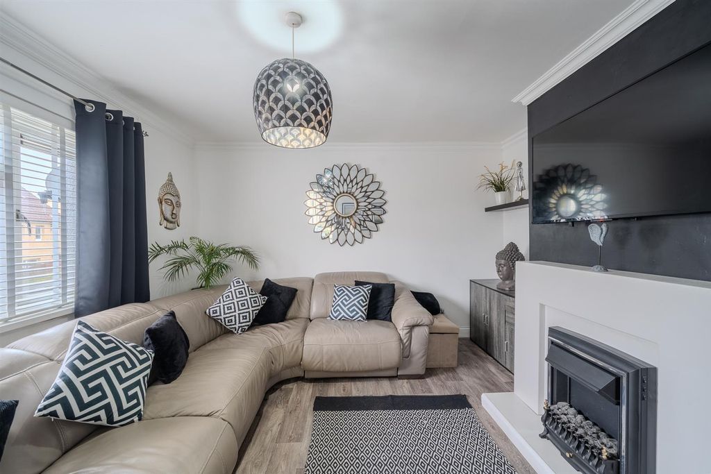 Property photo 2 of 34 74 Capel Newydd Ave-10.Jpg