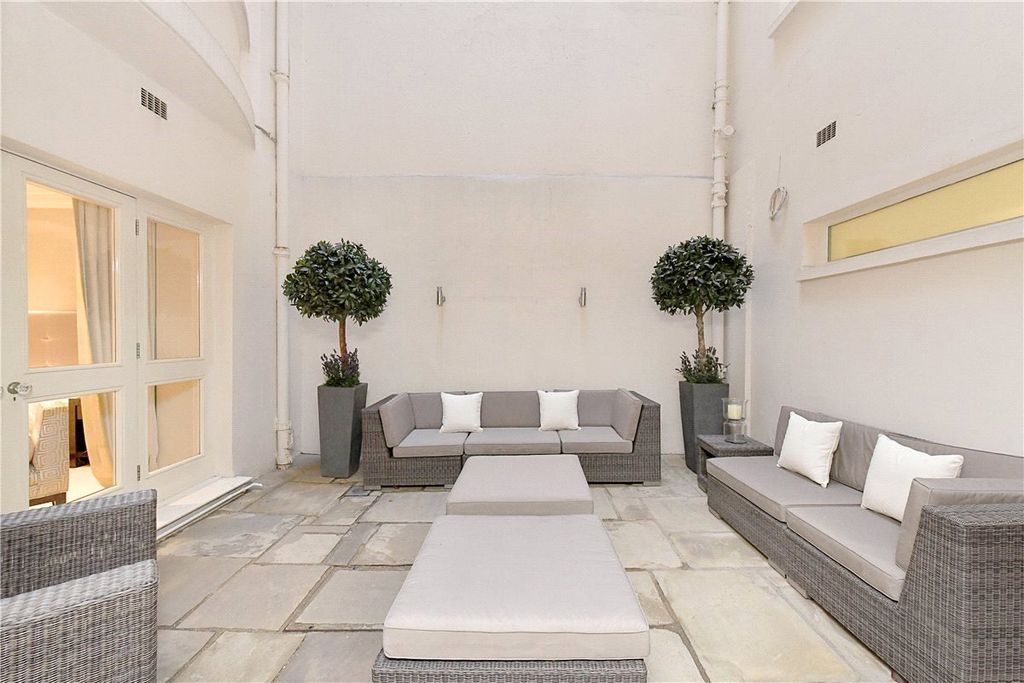 Additional image 9 of 4 bed flat to rentUpper Grosvenor Street, Mayfair, London W1K
