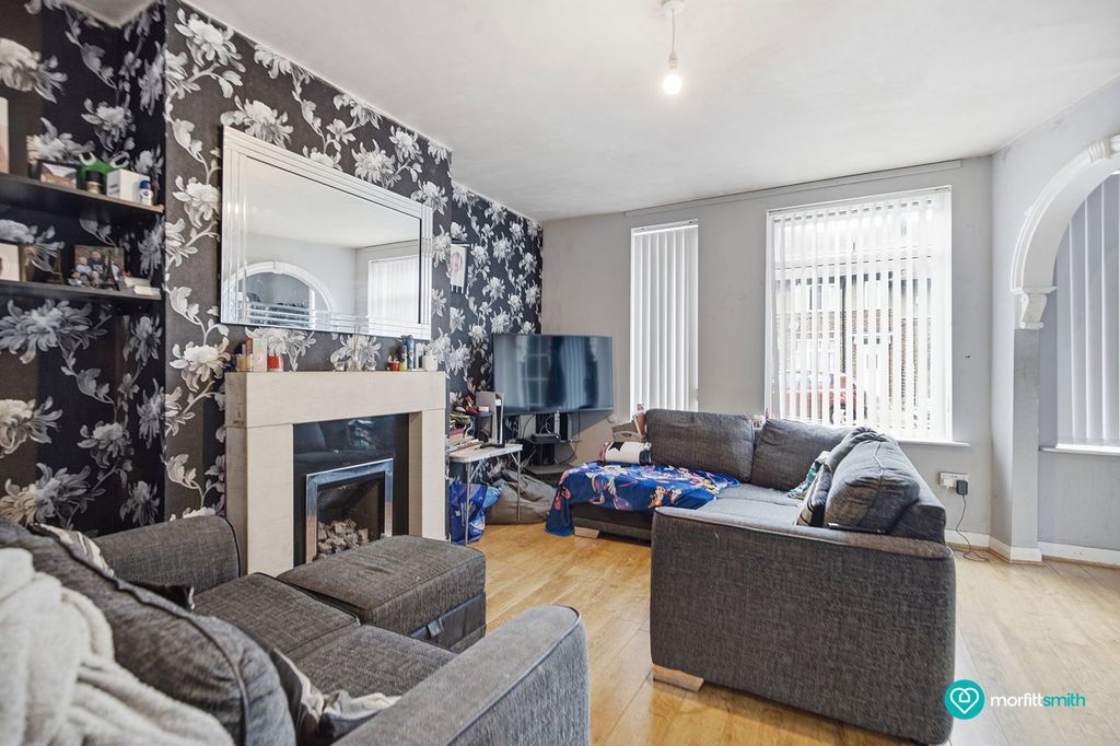 Property photo 2 of 19