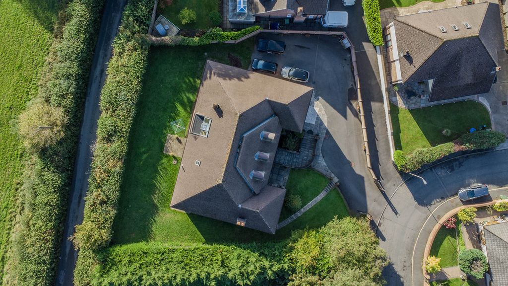 Property photo 3 of 49