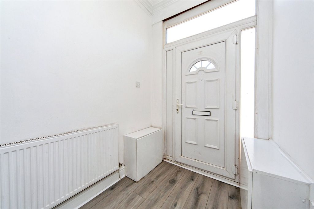 Property photo 3 of 21 Picture No. 16