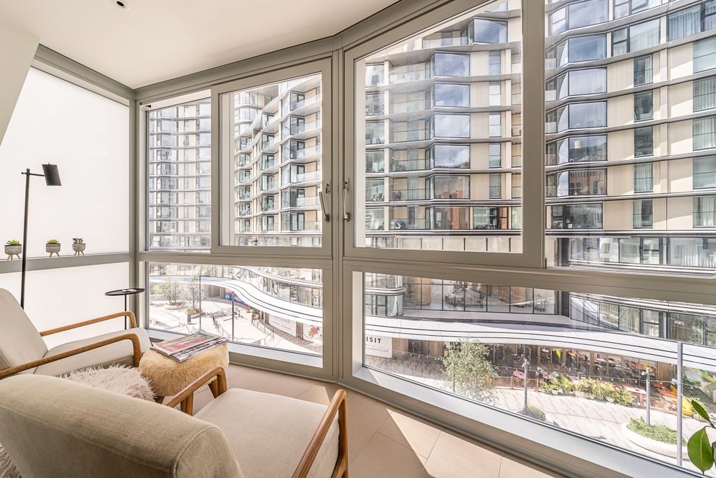Property photo 2 of 21 306-Wilshire-Hous...