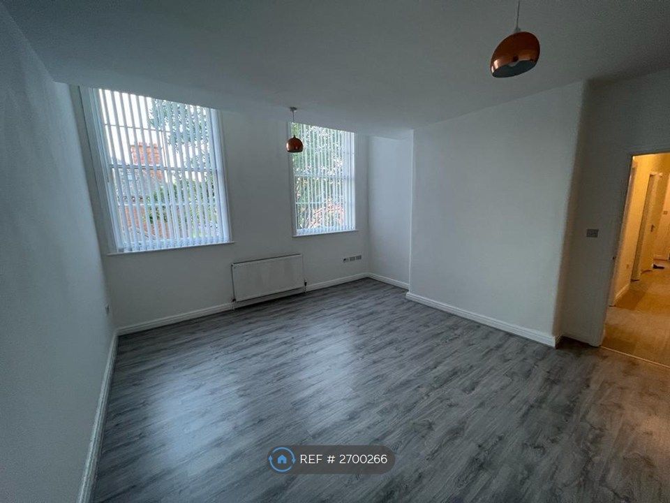 Property photo 1 of 11 Living Room