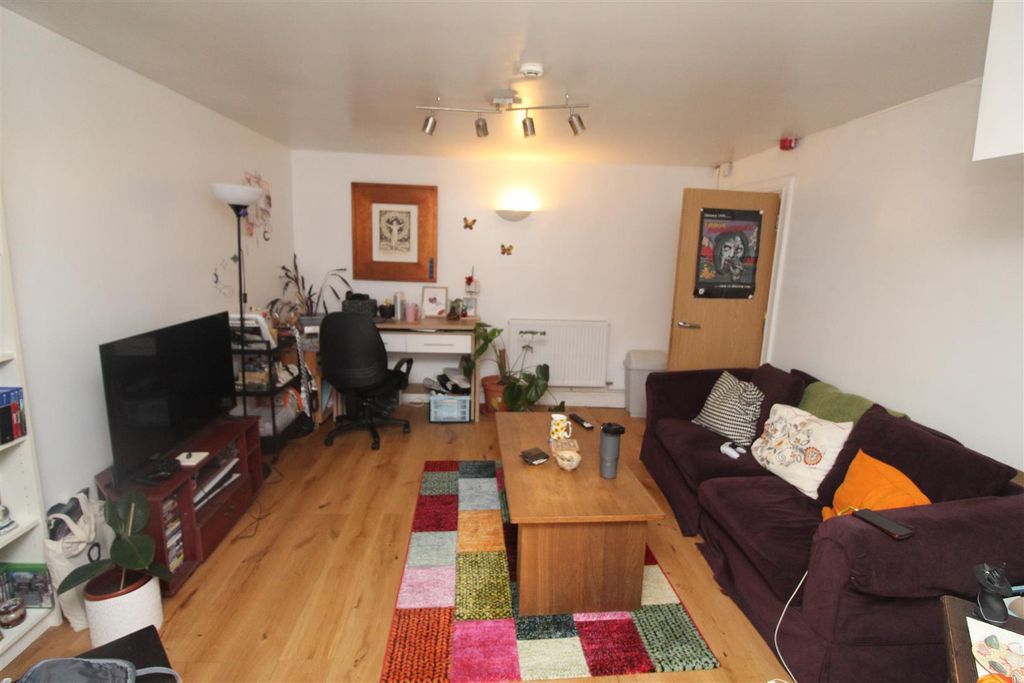 Property photo 2 of 8 Img_1357.Jpg