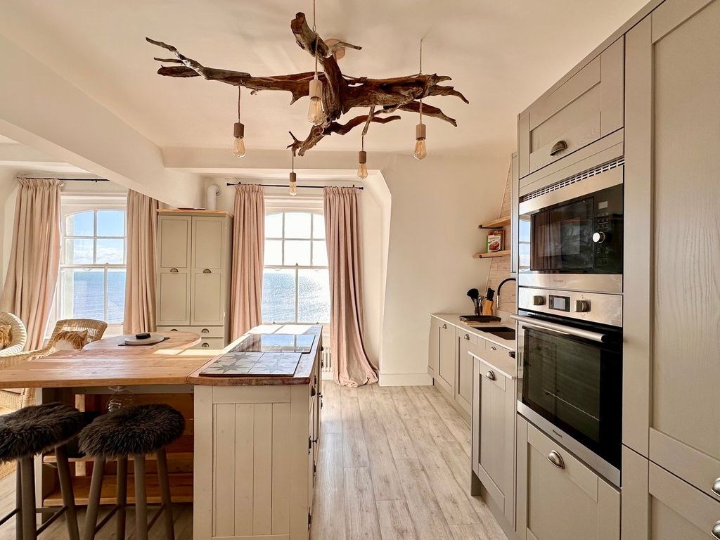 Property photo 2 of 26