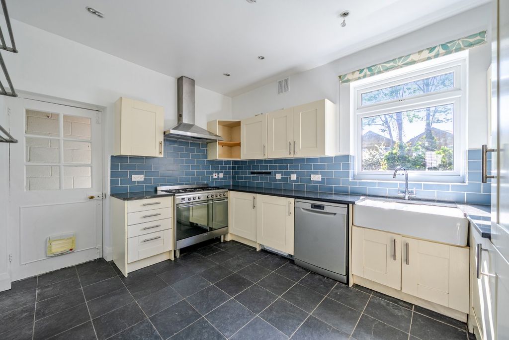 Property photo 2 of 10 Picture No. 33