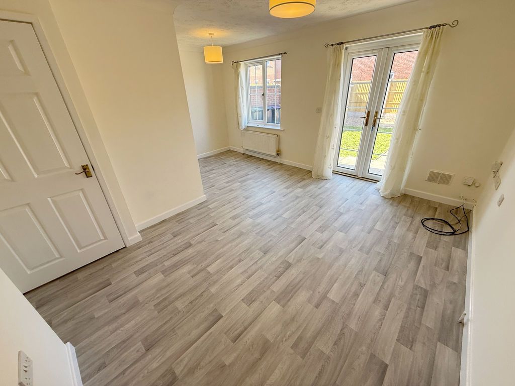 Property photo 2 of 8 Living Room