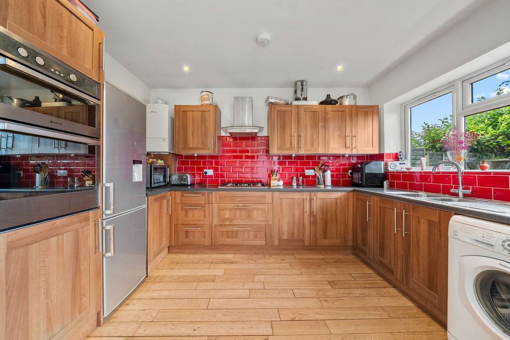 Property photo 3 of 14 Photo 20