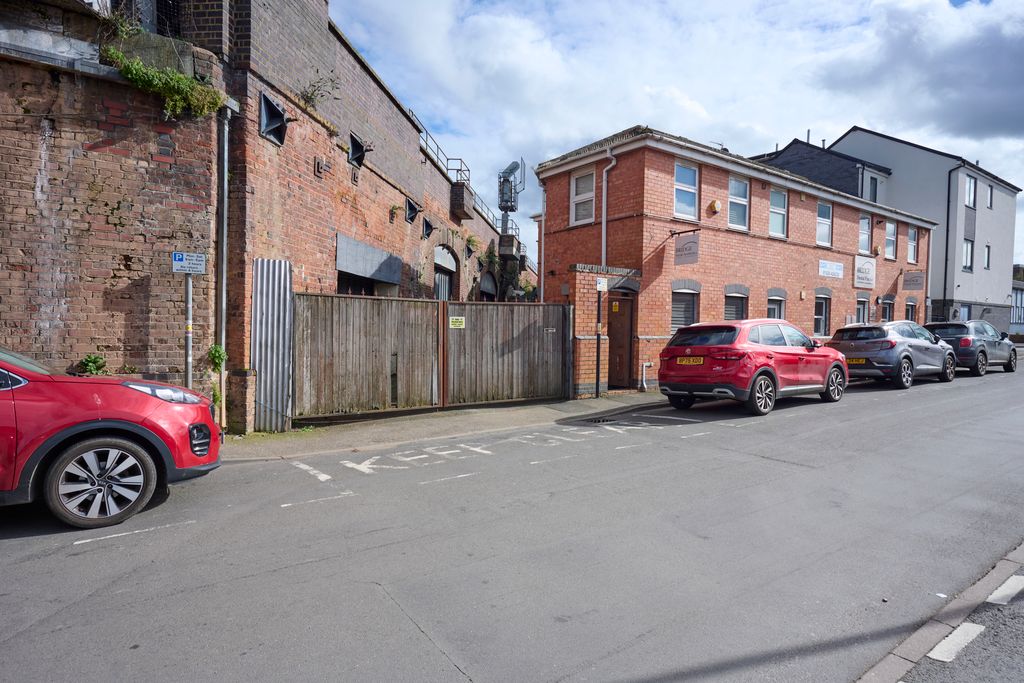 Property photo 1 of 4 Flexible Property Space