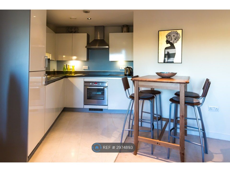 Property photo 3 of 8 Kitchen