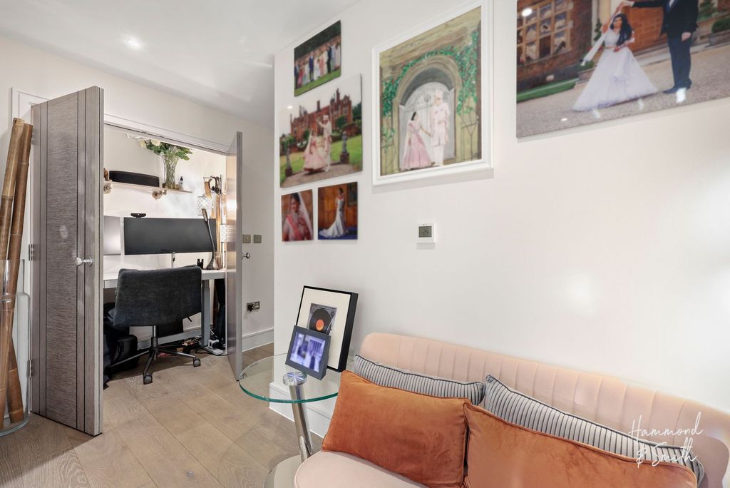 Additional image 14 of 2 bed flat for saleStar Lane, Epping CM16