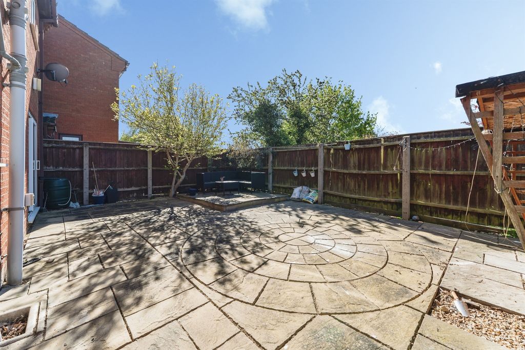 Property photo 2 of 16