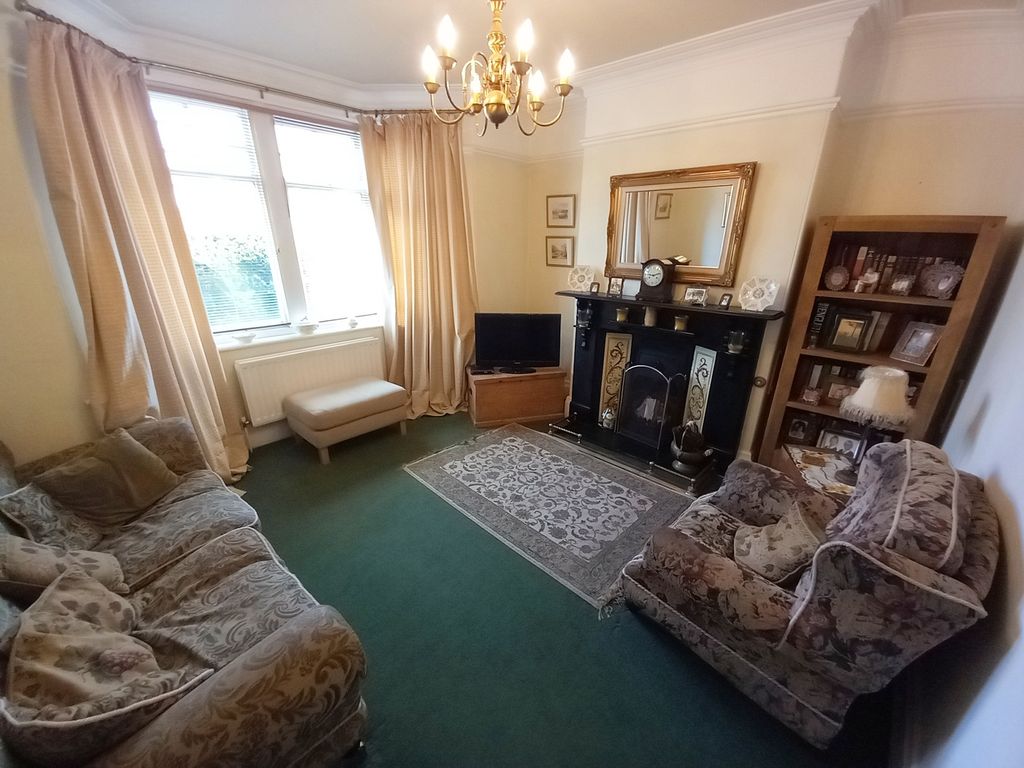 Property photo 3 of 22 Siting Room