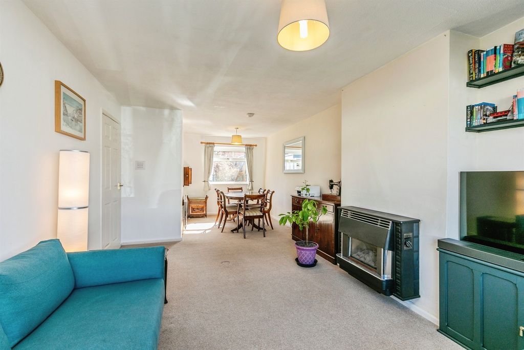 Property photo 3 of 12