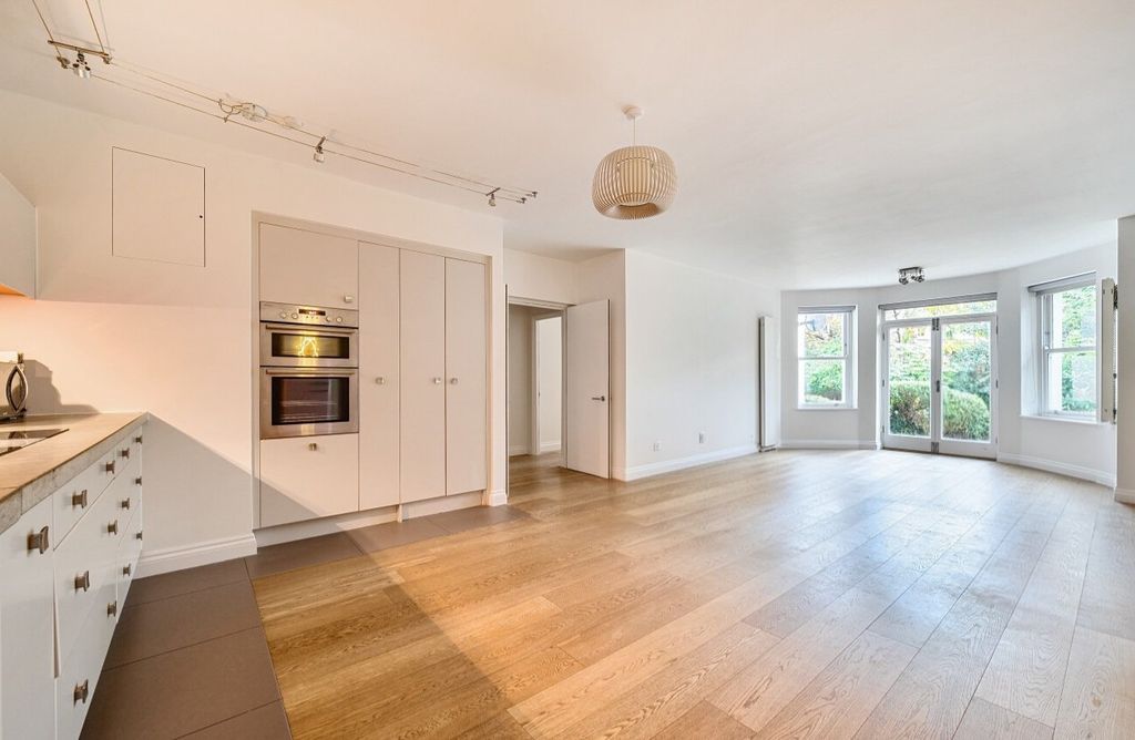 Property photo 2 of 13 Picture No. 29