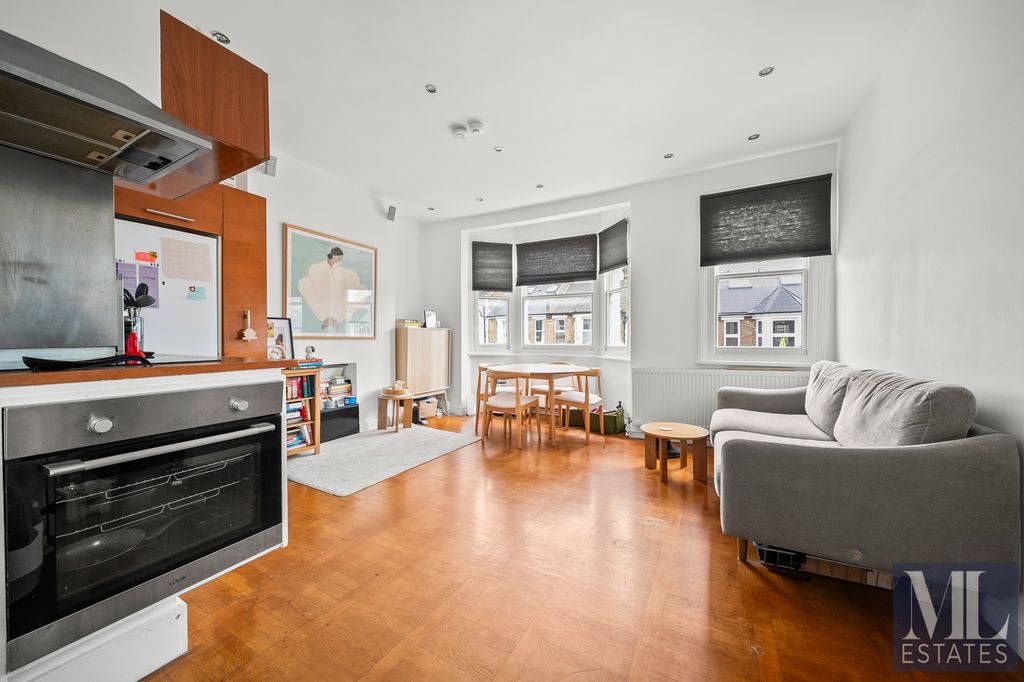 Property photo 1 of 8 Photo 10