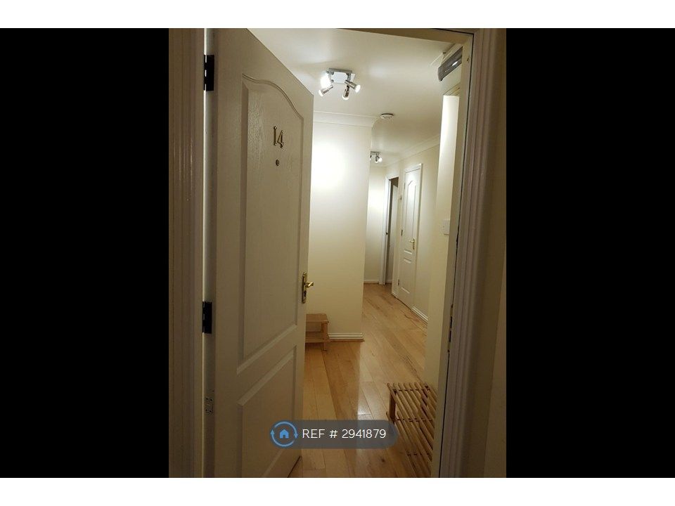 Property photo 3 of 14 Entrance