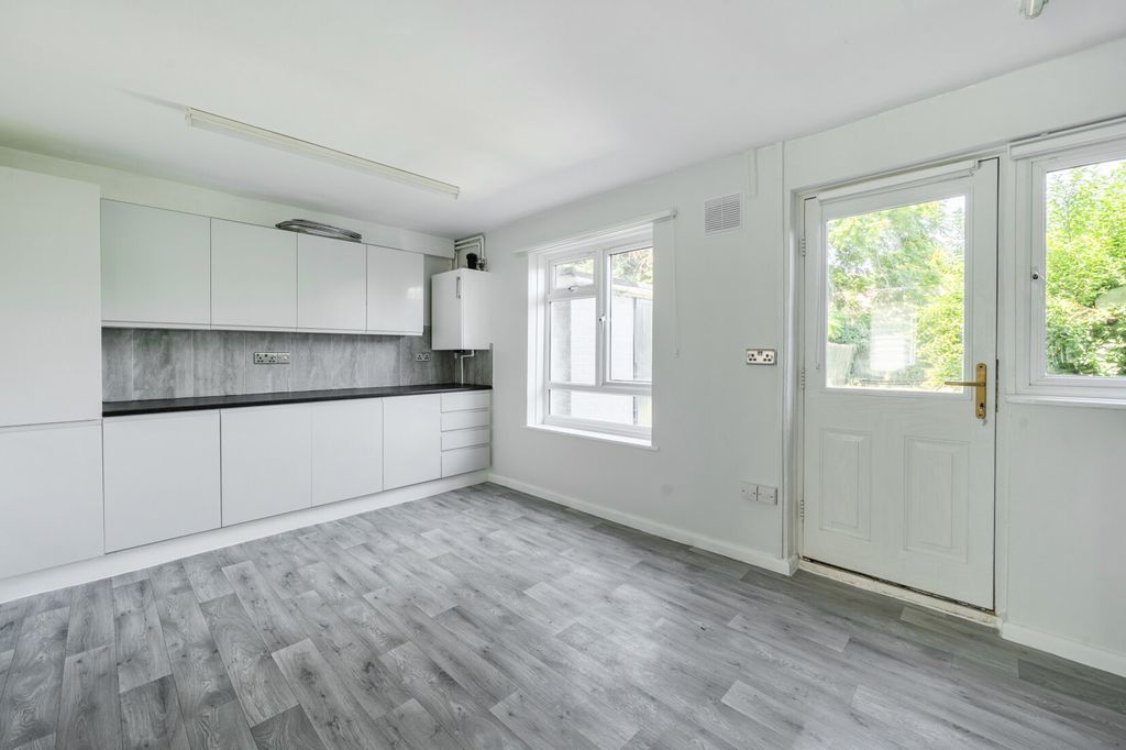 Property photo 3 of 15 Kitchen/Dining