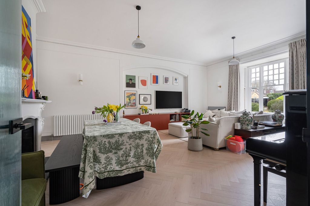 Property photo 2 of 19