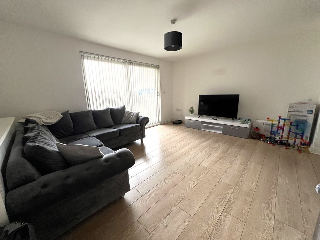 Property photo 2 of 12