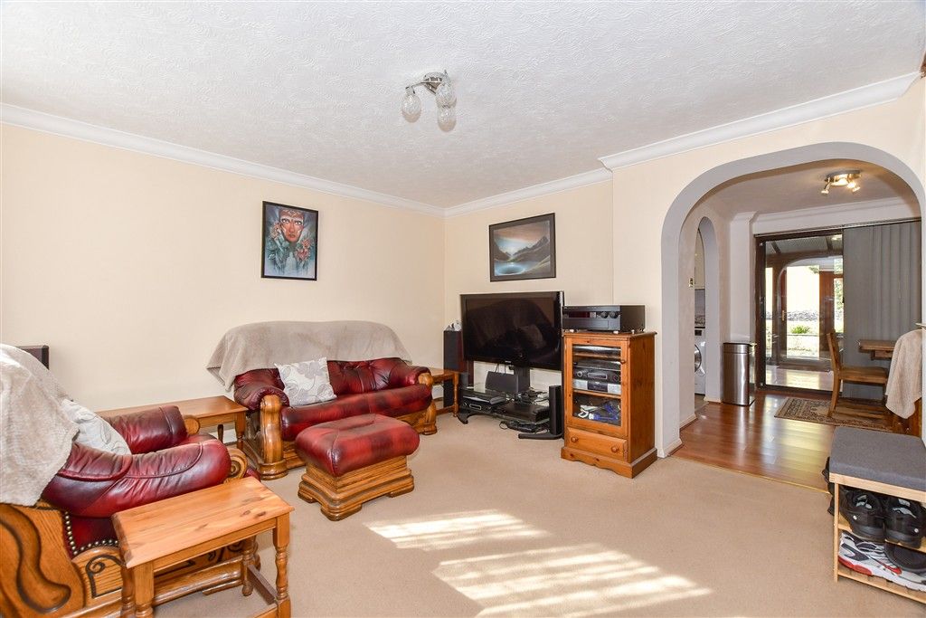 Property photo 2 of 9 Lounge