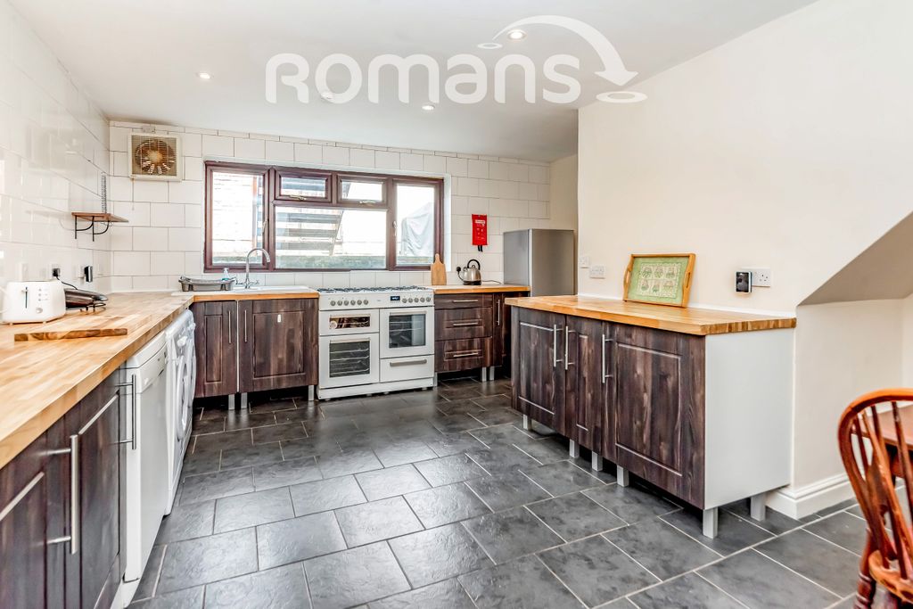 Property photo 2 of 7 E0B342E6-F0F8-Eb11-9