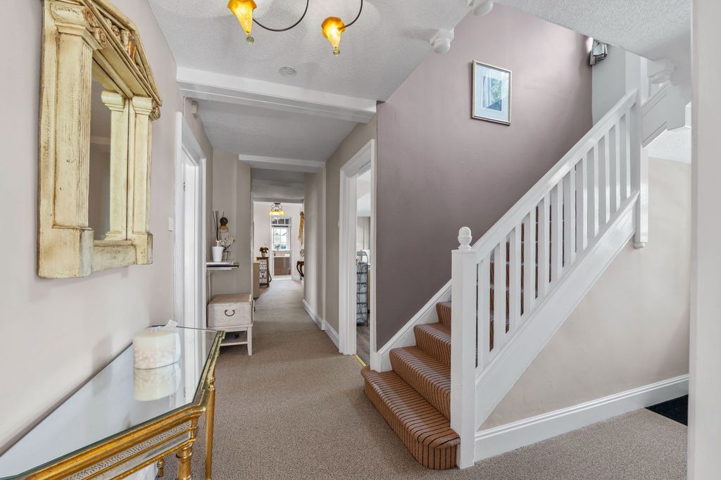 Property photo 3 of 54