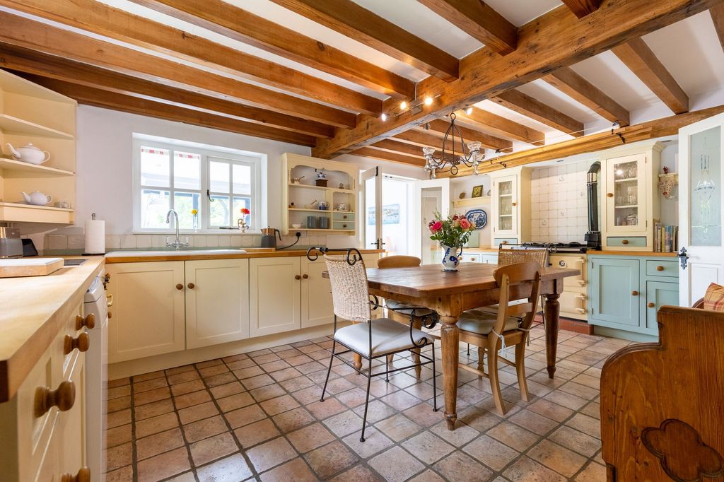 Property photo 2 of 46