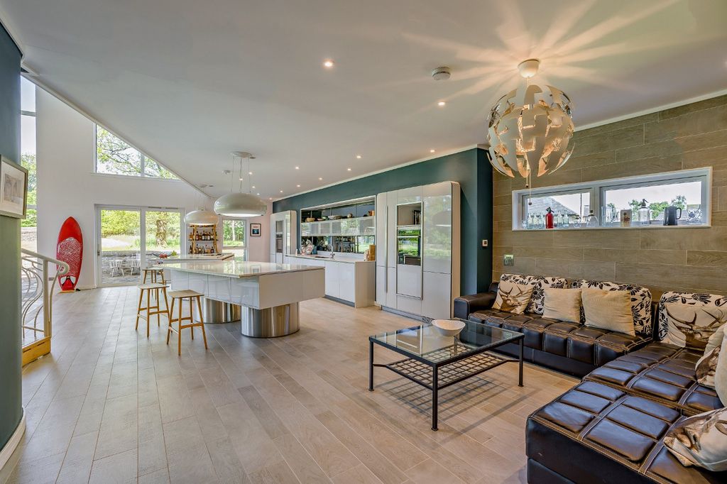 Additional image 7 of 5 bed detached house for saleBurnside, Kinclaven Crescent, Murthly, Perth PH1