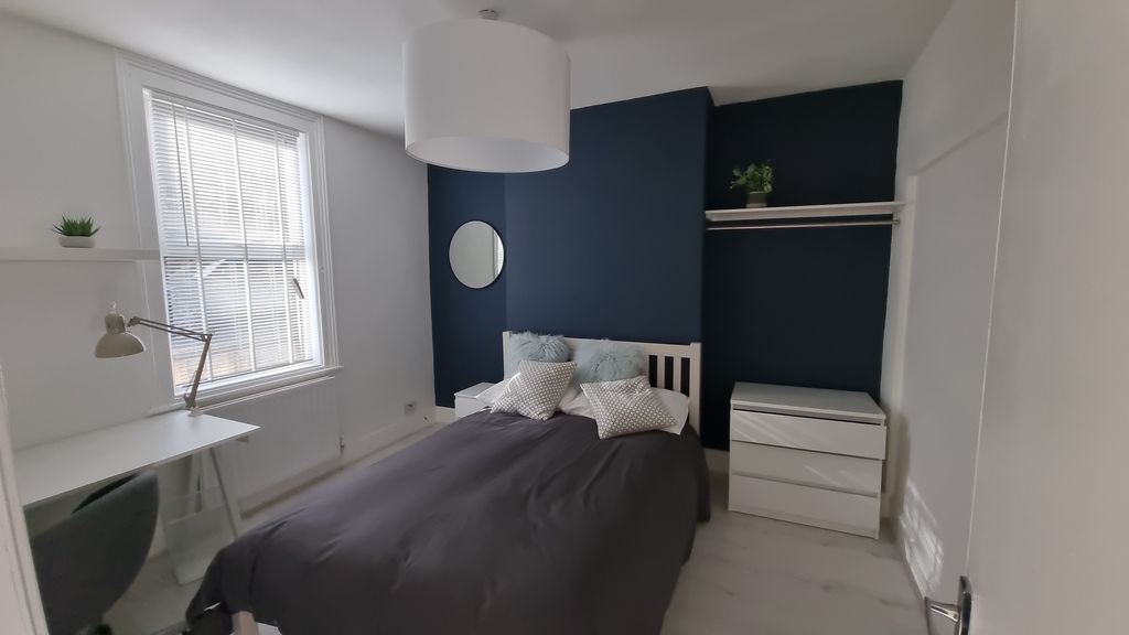 Property photo 2 of 28