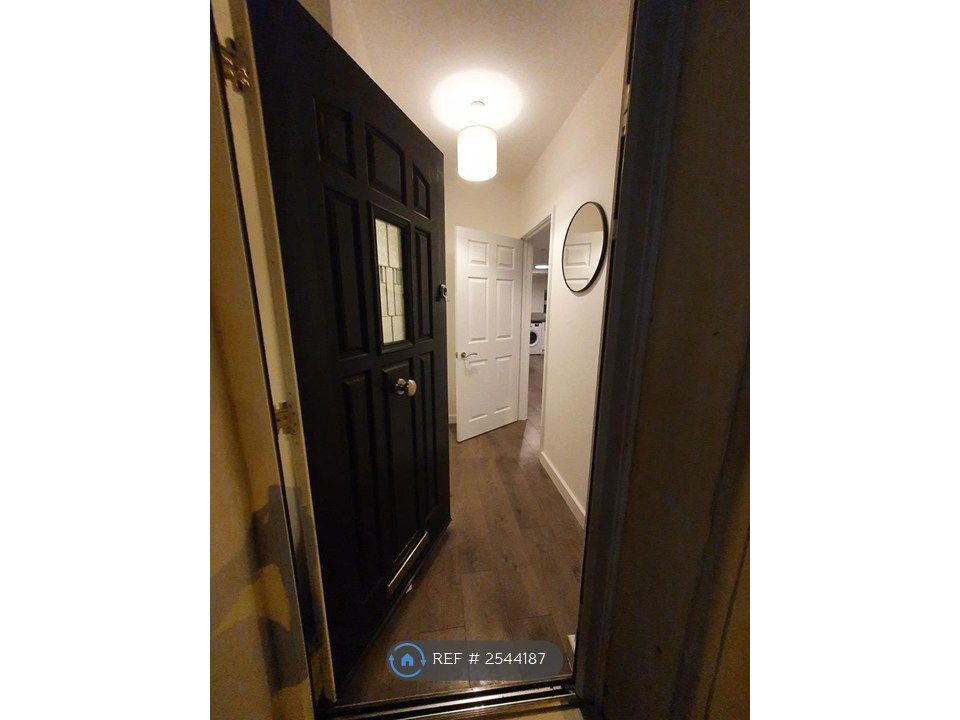 Property photo 2 of 12 Entrance